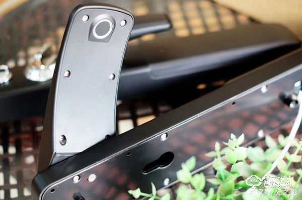 小益X6智能鎖天貓版測(cè)評(píng)：門鈴貓眼和門鎖三合一，更安全更實(shí)惠