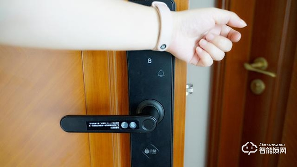 百元智能門鎖初體驗-小益E206米家智能鎖