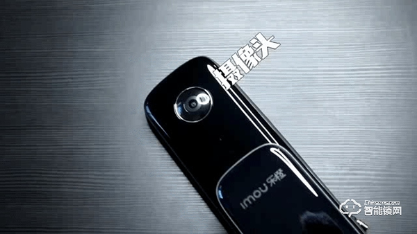 樂橙V8視頻鎖測評：遠程視頻語音和全自動鎖體，家門外安全不擔心