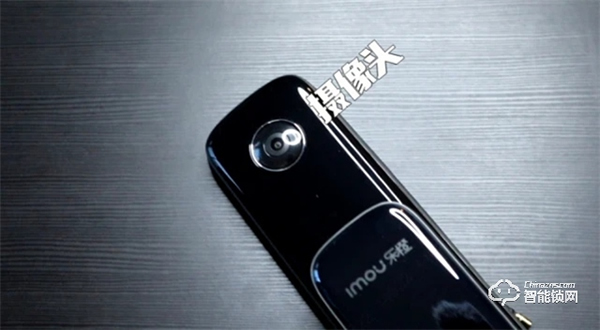 樂橙V8視頻鎖測評：遠程視頻語音和全自動鎖體，家門外安全不擔心