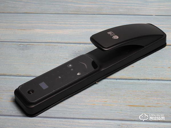 自帶貓眼遠程監控于一體：小益X6智能鎖