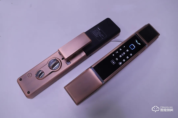 皇家金盾3D人臉識(shí)別全自動(dòng)智能鎖R20D開箱圖賞