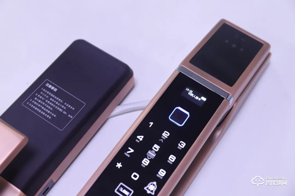 皇家金盾3D人臉識(shí)別全自動(dòng)智能鎖R20D開箱圖賞