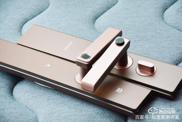 首創行業呼吸燈設計，斑點貓Z3智能指紋鎖實測體驗，顏值擔當者