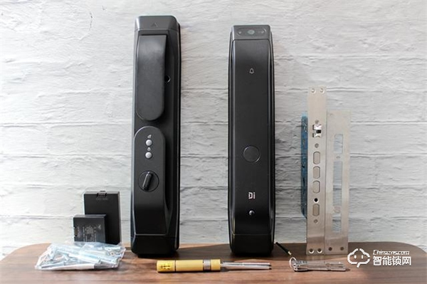 一次投入多重守護，帶貓眼的全自動智能鎖