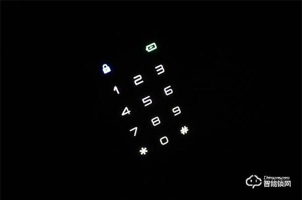 一次投入多重守護,帶貓眼的全自動智能鎖 一次投入多重守護,帶貓眼的全自動智能鎖