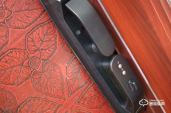 一次投入多重守護，帶貓眼的全自動智能鎖