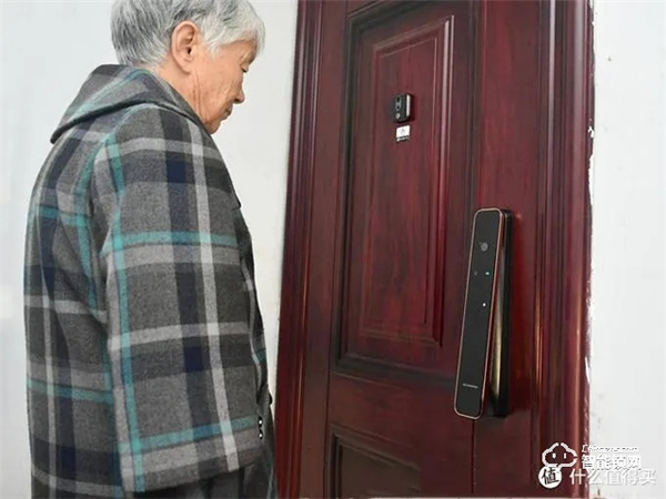 首批德施曼麒麟R8用戶實測：3D人臉識別與視頻安防兼得！一機多用，拯救全家開門難題