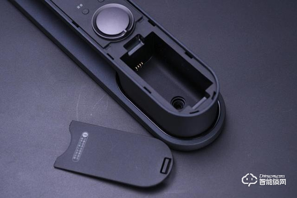 Aqara全自動智能推拉鎖D100,讓我成為全村最靚的仔 Aqara全自動智能推拉鎖D100,讓我成為全村最靚的仔