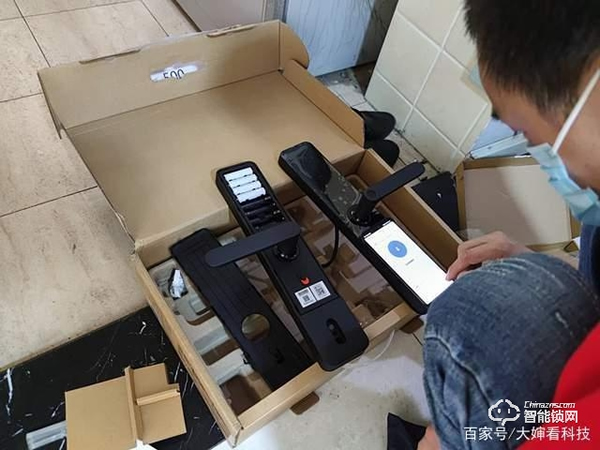 老丟鑰匙不如扔掉鑰匙，讓你家的門更加安全，小米智能門鎖E體驗