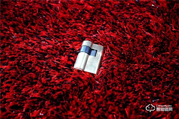 小益E205T指紋鎖，E205全新升級款，讓家更安全開門更便捷