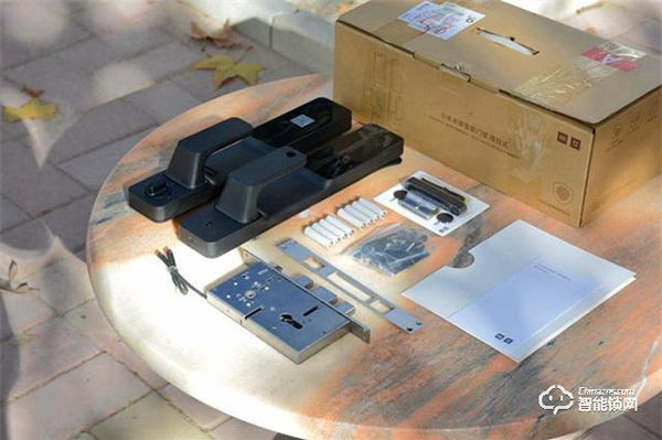 米家推拉式指紋鎖評測:顏值與實力共存,6種開鎖方式全家通用 米家推拉式指紋鎖評測:顏值與實力共存,6種開鎖方式全家通用