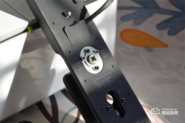 米家推拉式指紋鎖評測：顏值與實力共存，6種開鎖方式全家通用