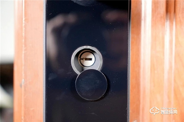 1599元難逢對(duì)手！小米智能門(mén)鎖Pro評(píng)測(cè)：貓眼、門(mén)鈴、攝像頭一步到位