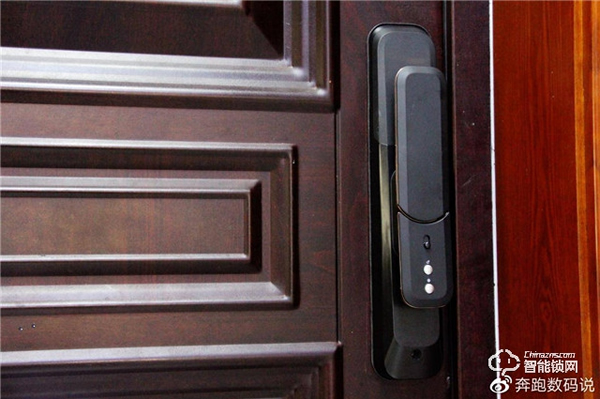 3D人臉識別開門,給家全方位守護:德施曼R8人臉智能鎖體驗 3D人臉識別開門,給家全方位守護:德施曼R8人臉智能鎖體驗