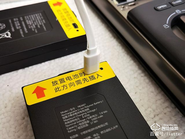 自從裝了帶可視貓眼的智能門(mén)鎖,再也不用擔(dān)心女朋友一個(gè)人在家了 自從裝了帶可視貓眼的智能門(mén)鎖,再也不用擔(dān)心女朋友一個(gè)人在家了