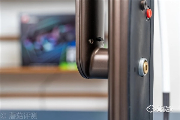 雙芯雙電機，開門更便捷，自動上鎖更放心！TCL指紋智能鎖K6C評測