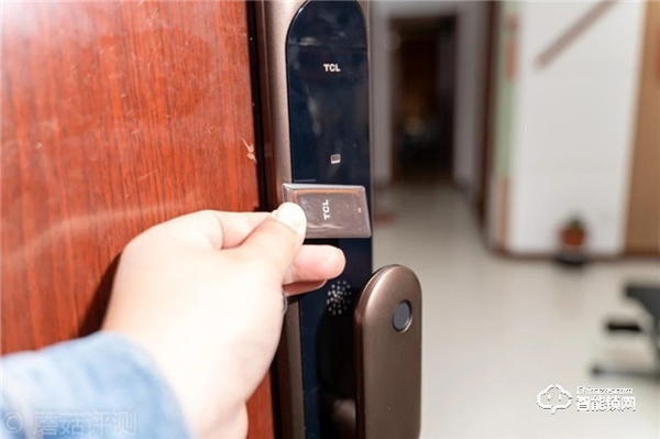 雙芯雙電機，開門更便捷，自動上鎖更放心！TCL指紋智能鎖K6C評測
