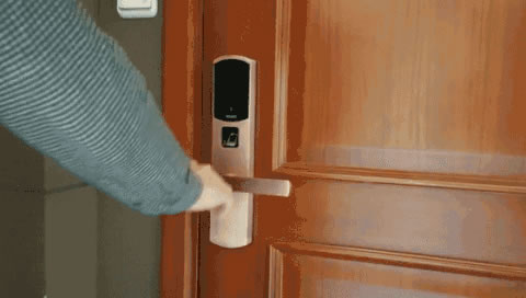 他們三人為什么選擇智能鎖