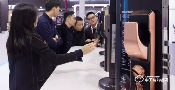 羅曼斯“高調”亮相2019上海建博會,實力引領行業升級! 羅曼斯“高調”亮相2019上海建博會,實力引領行業升級!