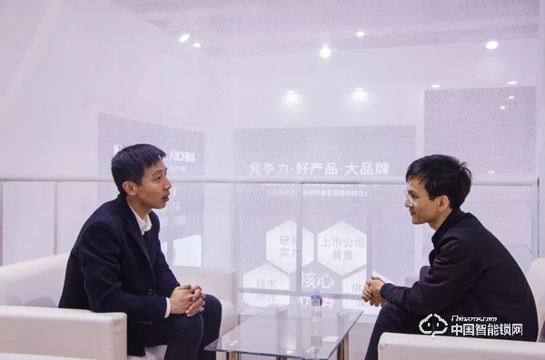 羅曼斯“高調”亮相2019上海建博會,實力引領行業升級! 羅曼斯“高調”亮相2019上海建博會,實力引領行業升級!