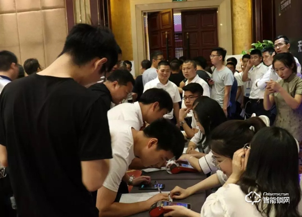 賣門賣鎖，掙錢路在王力安防