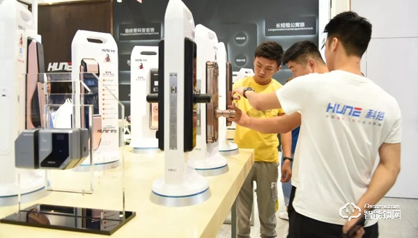 【熱潮繼續】科裕2019中國建博會,斬獲“葵花獎” 【熱潮繼續】科裕2019中國建博會,斬獲“葵花獎”