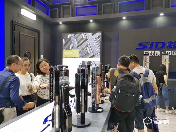 廣州建博會首秀 | 超人智能鎖攜全品類驚艷亮相,掀起熱潮! 廣州建博會首秀 | 超人智能鎖攜全品類驚艷亮相,掀起熱潮!