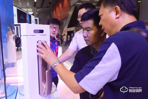 飛利浦智能鎖“搶鏡”建博會，新品首秀，驚艷廣州