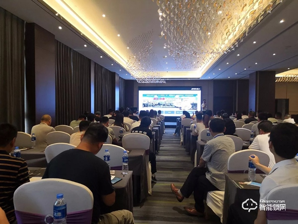 新品X1訂單火爆,超人智能鎖高峰論壇——河南站圓滿成功 新品X1訂單火爆,超人智能鎖高峰論壇——河南站圓滿成功