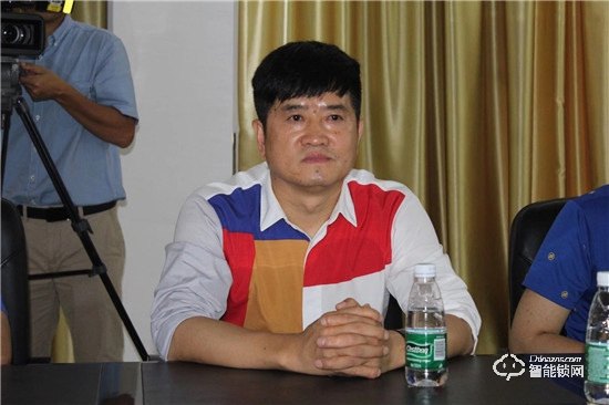 中國(guó)智能鎖行業(yè)考察行之走進(jìn)金點(diǎn)原子