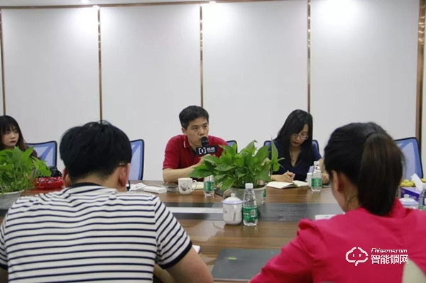 中國智能鎖行業(yè)考察團(tuán)走進(jìn)楊格