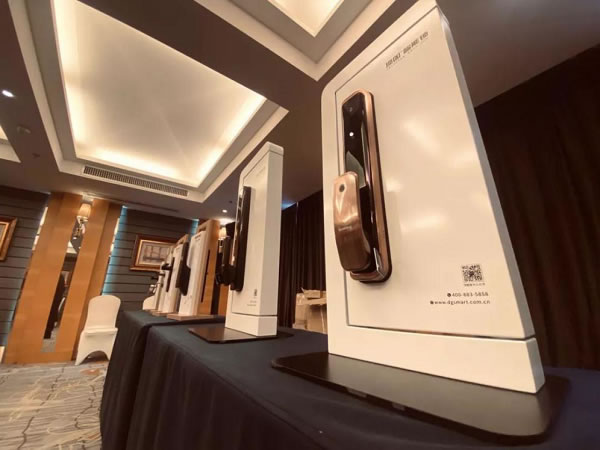 頂固智能鎖新品發(fā)布會圓滿收官,全國總訂貨額超5800萬! 頂固智能鎖新品發(fā)布會圓滿收官,全國總訂貨額超5800萬!