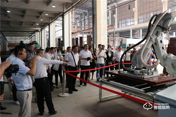 智贏未來(lái),再創(chuàng)財(cái)富 | 王力智能鎖召開(kāi)經(jīng)銷商智囊團(tuán)研討會(huì) 智贏未來(lái),再創(chuàng)財(cái)富 | 王力智能鎖召開(kāi)經(jīng)銷商智囊團(tuán)研討會(huì)