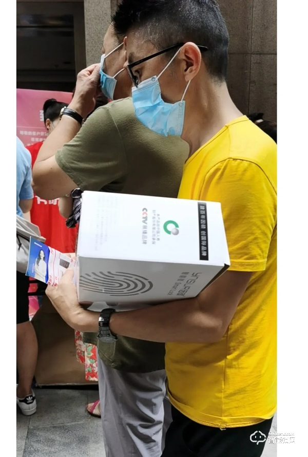 重慶百貨電器618大賣！解放碑上演萬人排隊(duì)搶購因碩智能鎖！