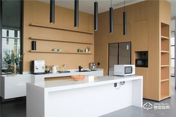 VOC智能辦公樣板領先行業，探秘“新基建”賦能的“智慧工廠”