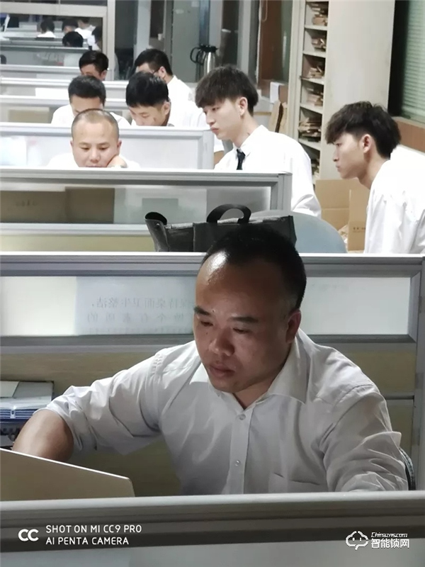 王力智能鎖 | 只有經銷商多掙錢,公司才能發展,業務員才能增加收入 王力智能鎖 | 只有經銷商多掙錢,公司才能發展,業務員才能增加收入