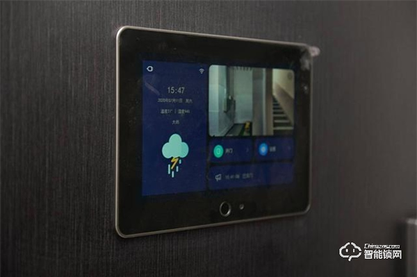 一個門重85KG，小米有品上架，嵌入式智能鎖，自帶10寸屏