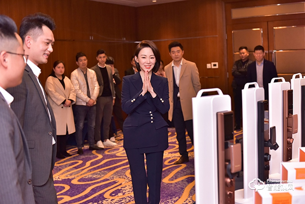 行業(yè)首創(chuàng)升降攝像頭3D人臉鎖發(fā)布 簽約九球天后潘曉婷------格里維爾以質(zhì)量為核心理念開(kāi)啟2021新篇章 行業(yè)首創(chuàng)升降攝像頭3D人臉鎖發(fā)布 簽約九球天后潘曉婷------格里維爾以質(zhì)量為核心理念開(kāi)啟2021新篇章