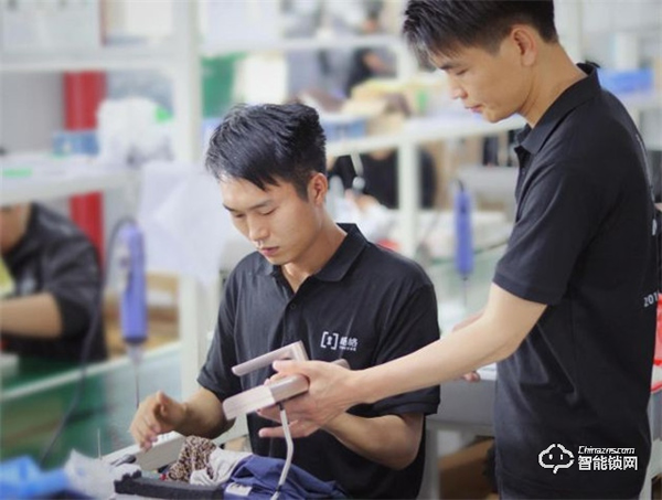 楊格鎖業酒店鎖上海酒店展大放異彩,宣告酒店入住“看臉時代”到來 楊格鎖業酒店鎖上海酒店展大放異彩,宣告酒店入住“看臉時代”到來