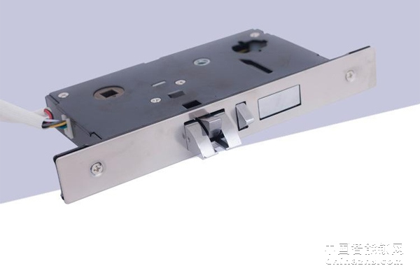 眾多企業紛紛進軍智能門鎖行業 安全性能成企業研發的重點