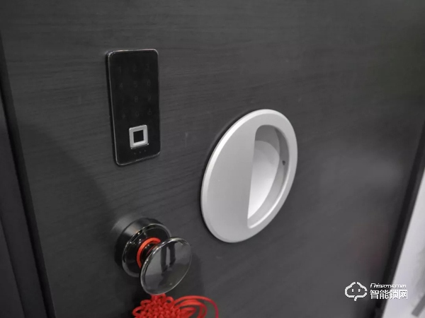 智能鎖會被智能門取代嗎? 智能鎖會被智能門取代嗎?