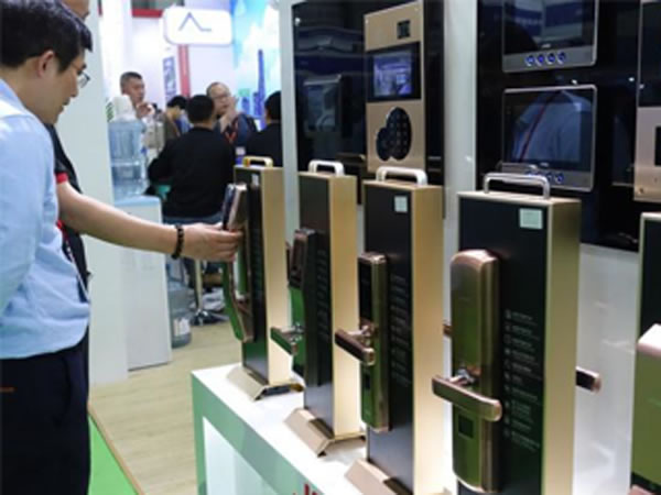 智能門鎖的千億市場，為何遲遲不來？