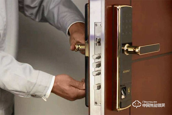 鋁合金門安裝指紋鎖方法及注意事項(xiàng)