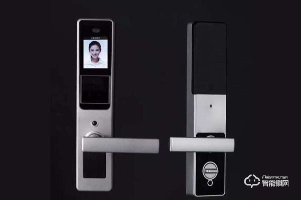 人臉識(shí)別鎖與指紋鎖對(duì)比 哪款智能鎖實(shí)用性更強(qiáng)