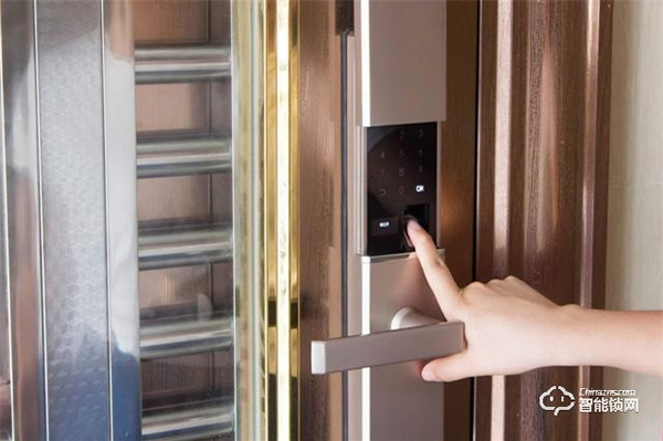 智能門(mén)鎖怎么選？別聽(tīng)導(dǎo)購(gòu)忽悠，關(guān)注這幾個(gè)方面就夠了！