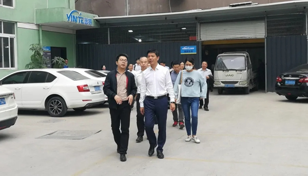 甌海區委副書記、區長曾瑞華一行視察因特