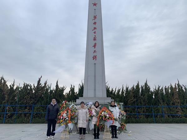 中國揚子集團舉行“12.13”國家公祭日紀念活動