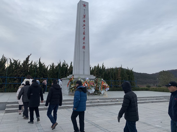 中國揚子集團舉行“12.13”國家公祭日紀念活動