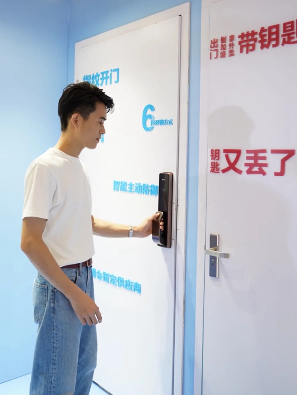 好太太【夢幻快閃店】營業(yè) 施華洛世奇®元素項(xiàng)鏈免費(fèi)送